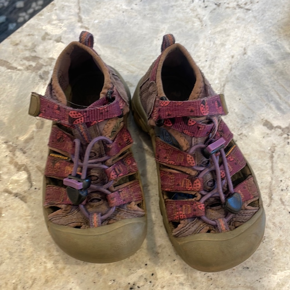 GUC Keen sandals